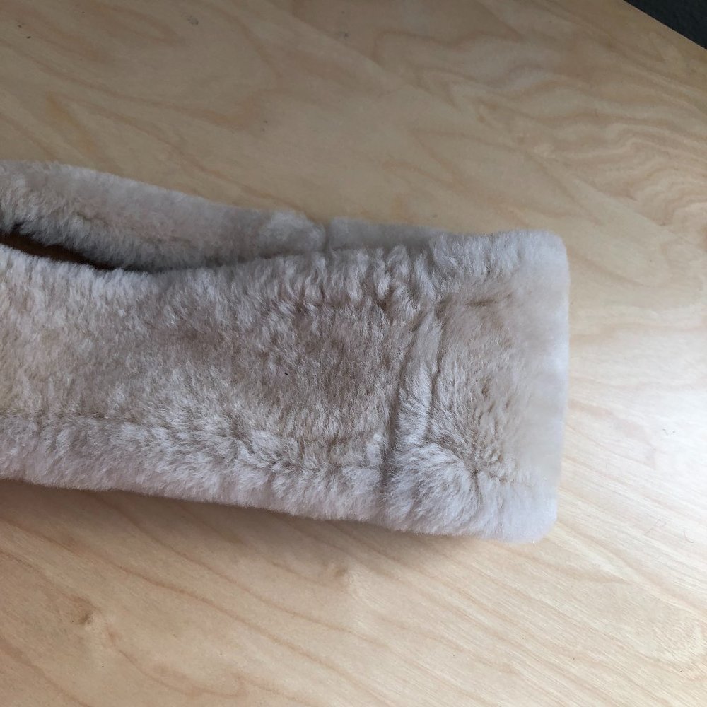 UGG Chestnut Suede Shearling Headband with Cream Trim - Picture 7 of 9